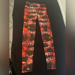 Bold & Beautiful Yoga Leggings by Noli